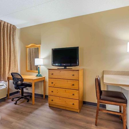 Extended Stay America Select Suites - Chicago - Lombard - Oakbrook Оукбрук-Террес Екстер'єр фото