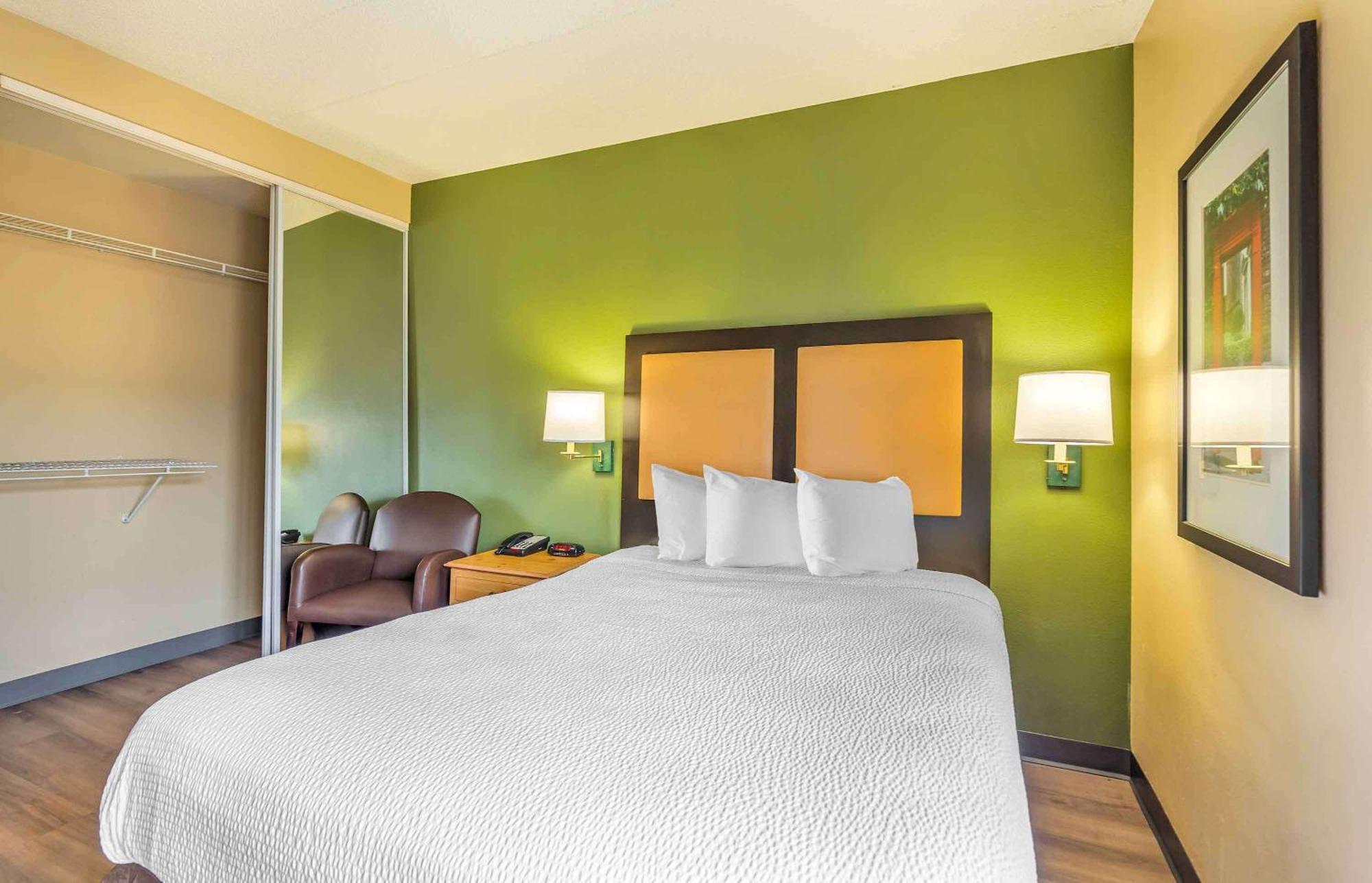 Extended Stay America Select Suites - Chicago - Lombard - Oakbrook Оукбрук-Террес Екстер'єр фото