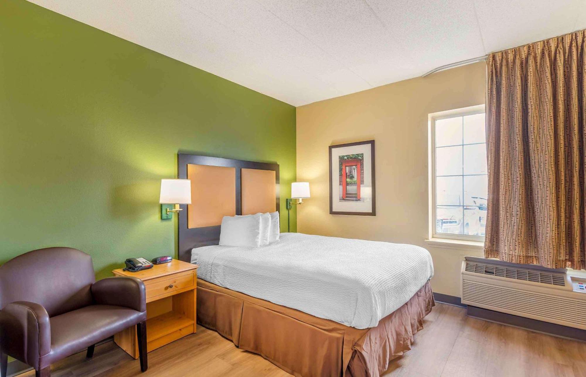 Extended Stay America Select Suites - Chicago - Lombard - Oakbrook Оукбрук-Террес Екстер'єр фото
