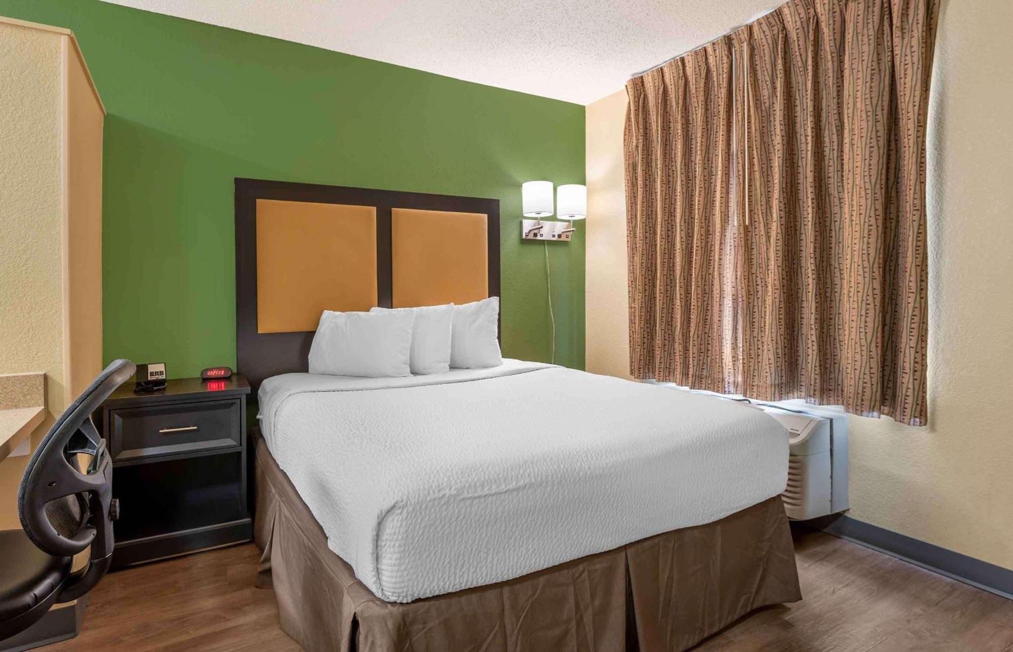 Extended Stay America Select Suites - Chicago - Lombard - Oakbrook Оукбрук-Террес Екстер'єр фото