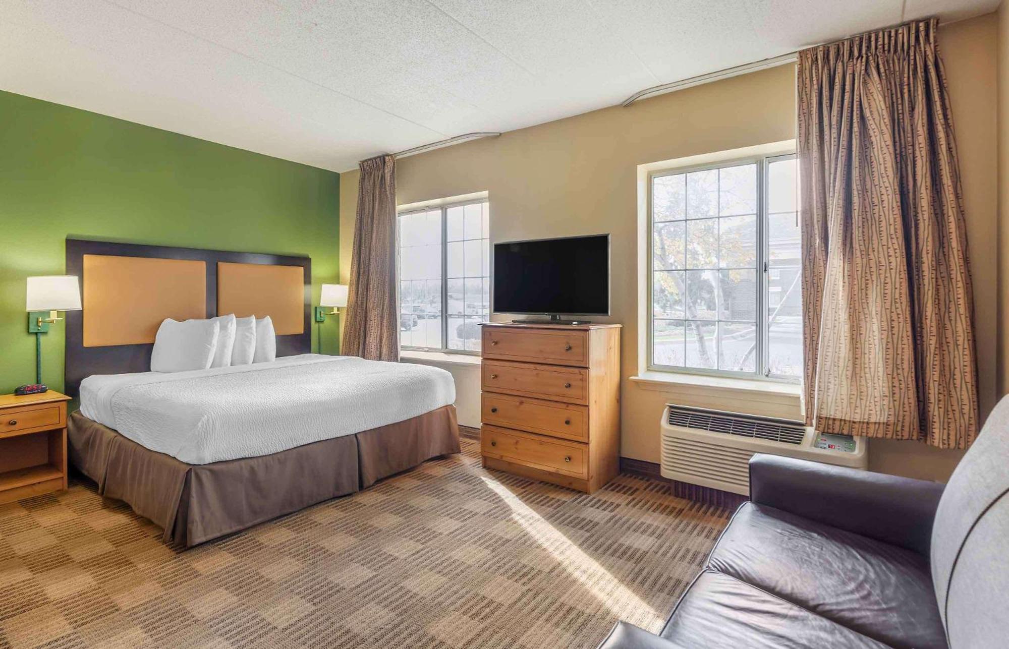 Extended Stay America Select Suites - Chicago - Lombard - Oakbrook Оукбрук-Террес Екстер'єр фото