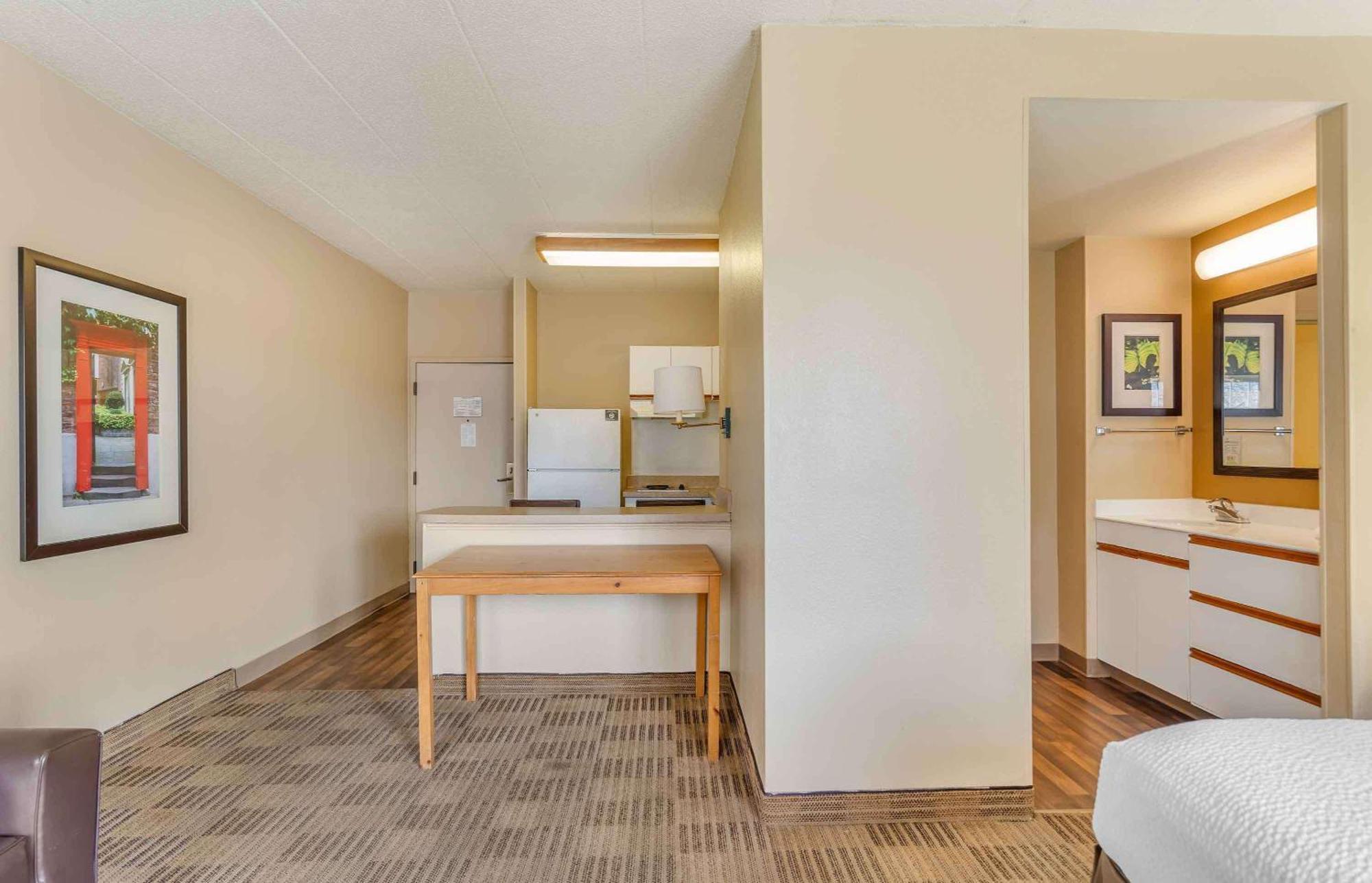 Extended Stay America Select Suites - Chicago - Lombard - Oakbrook Оукбрук-Террес Екстер'єр фото
