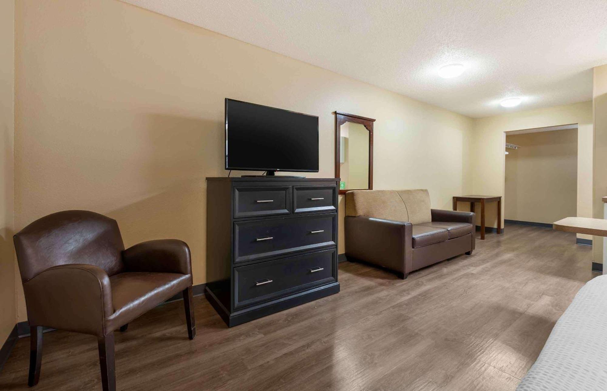 Extended Stay America Select Suites - Chicago - Lombard - Oakbrook Оукбрук-Террес Екстер'єр фото