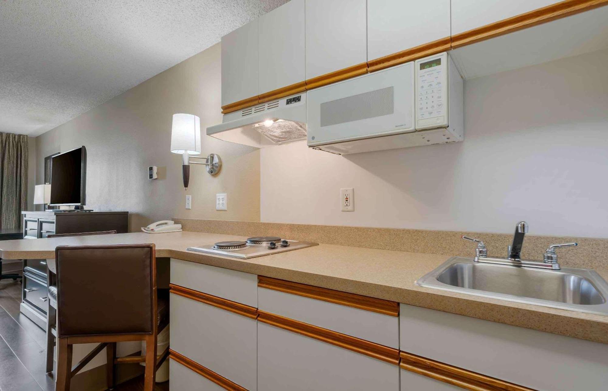 Extended Stay America Select Suites - Chicago - Lombard - Oakbrook Оукбрук-Террес Екстер'єр фото