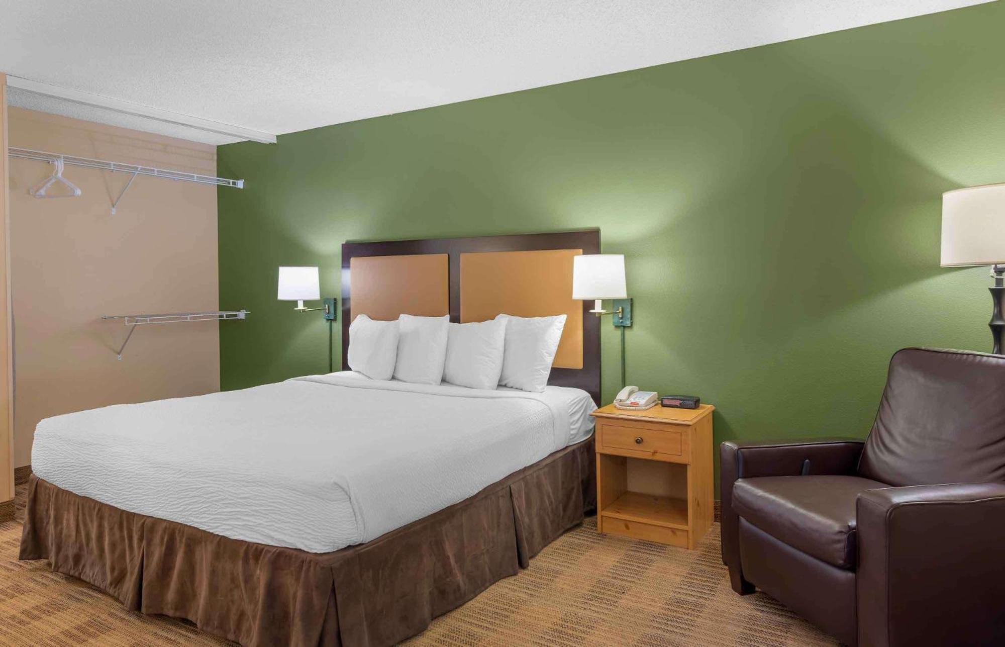 Extended Stay America Select Suites - Chicago - Lombard - Oakbrook Оукбрук-Террес Екстер'єр фото