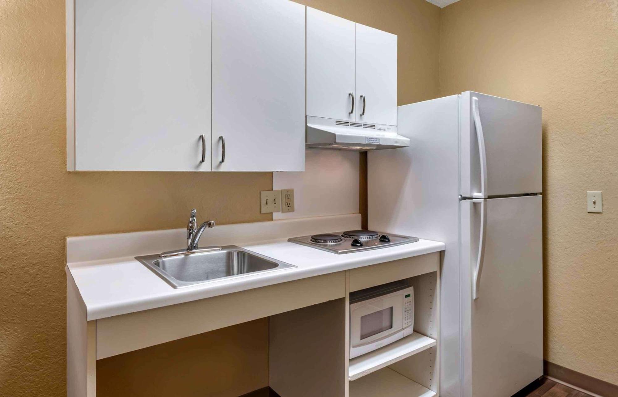 Extended Stay America Select Suites - Chicago - Lombard - Oakbrook Оукбрук-Террес Екстер'єр фото