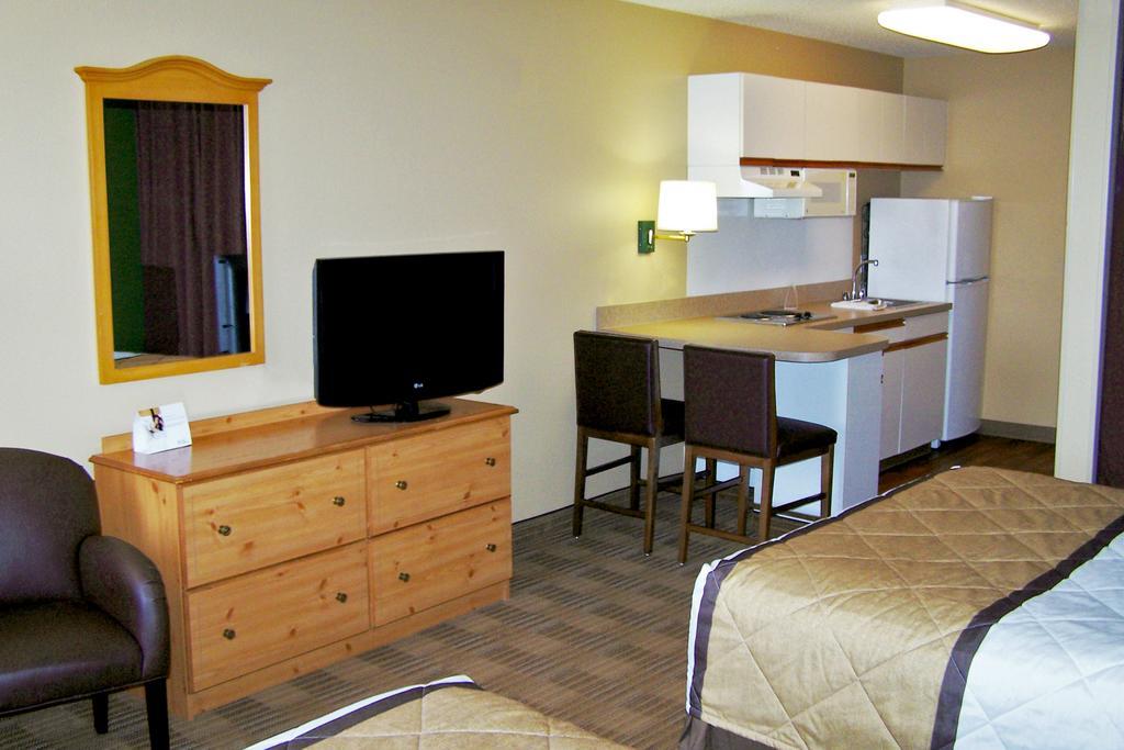 Extended Stay America Select Suites - Chicago - Lombard - Oakbrook Оукбрук-Террес Екстер'єр фото