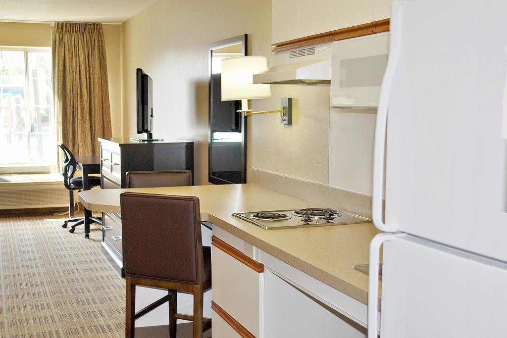 Extended Stay America Select Suites - Chicago - Lombard - Oakbrook Оукбрук-Террес Екстер'єр фото