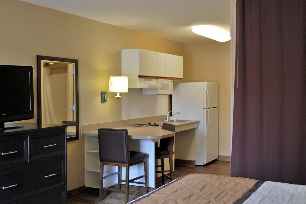 Extended Stay America Select Suites - Chicago - Lombard - Oakbrook Оукбрук-Террес Екстер'єр фото