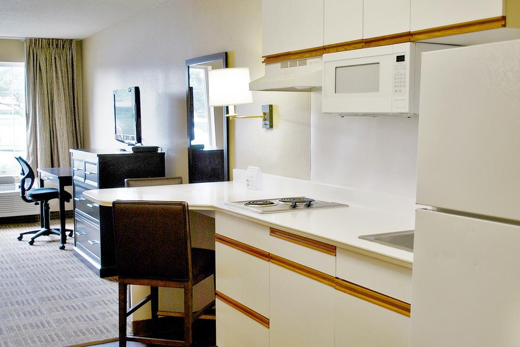 Extended Stay America Select Suites - Chicago - Lombard - Oakbrook Оукбрук-Террес Екстер'єр фото